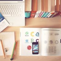 apple-iphone-books-desk